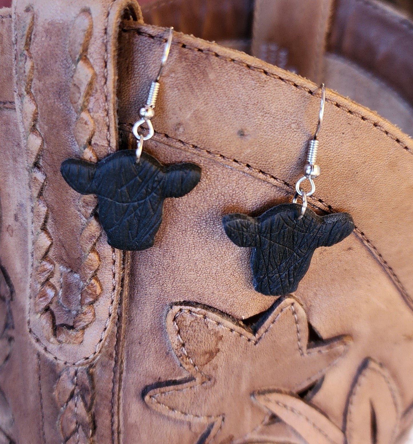 Cow dangle