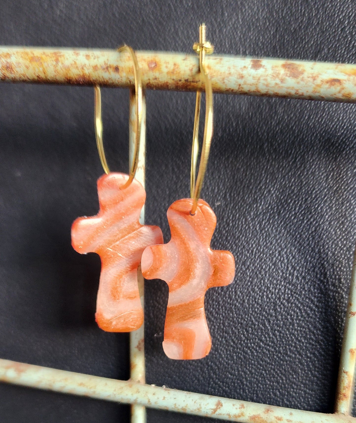 Cross hoops