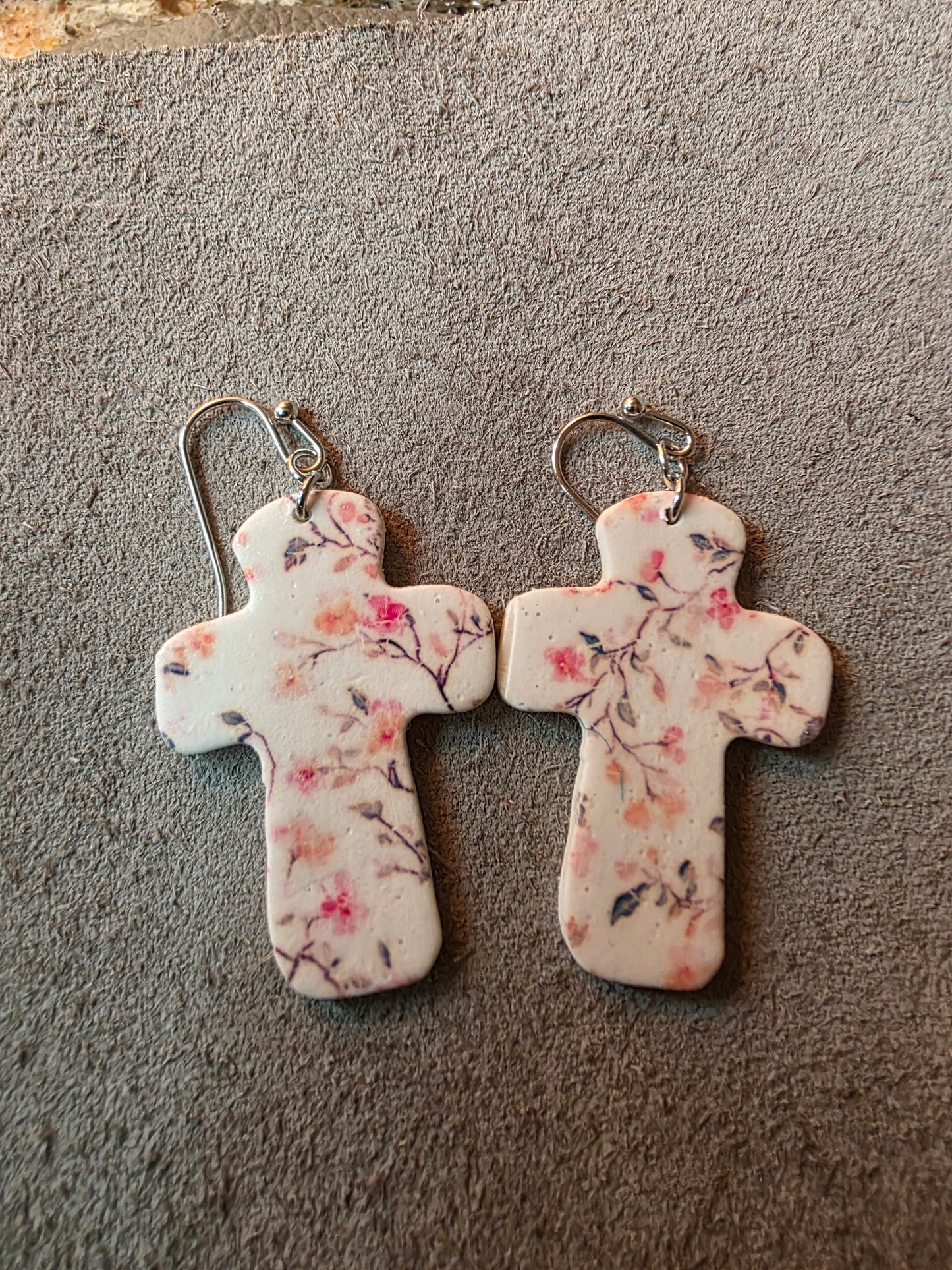 Cross dangle