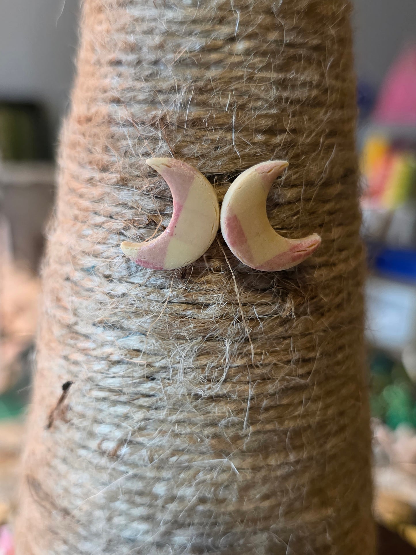 Crescent stud