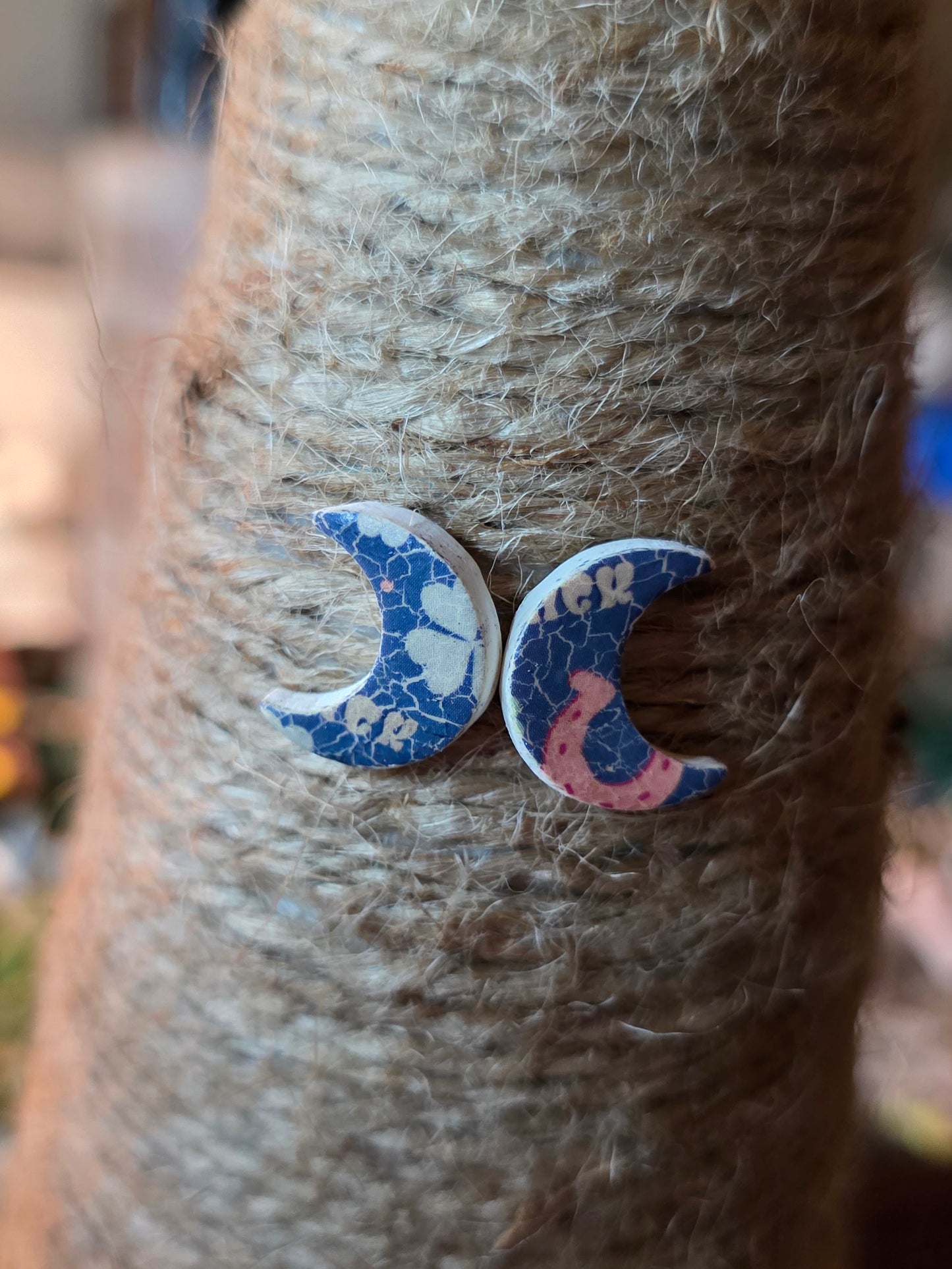 Crescent stud
