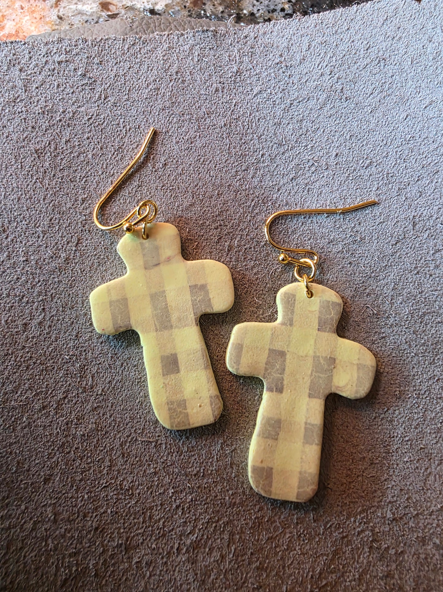 Cross dangle