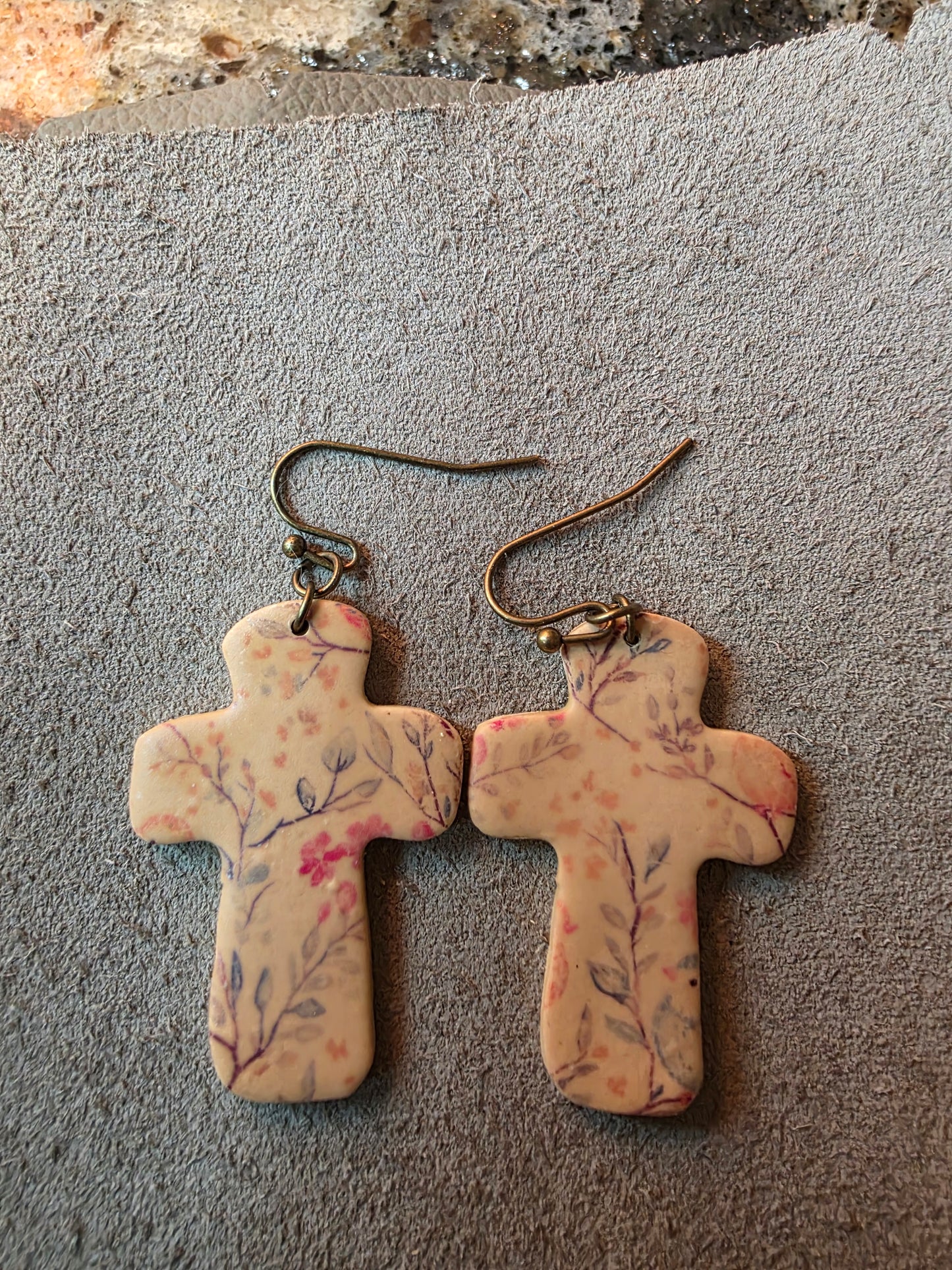 Cross dangle