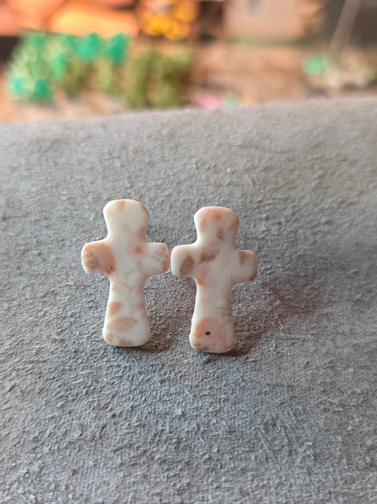 Cross Stud