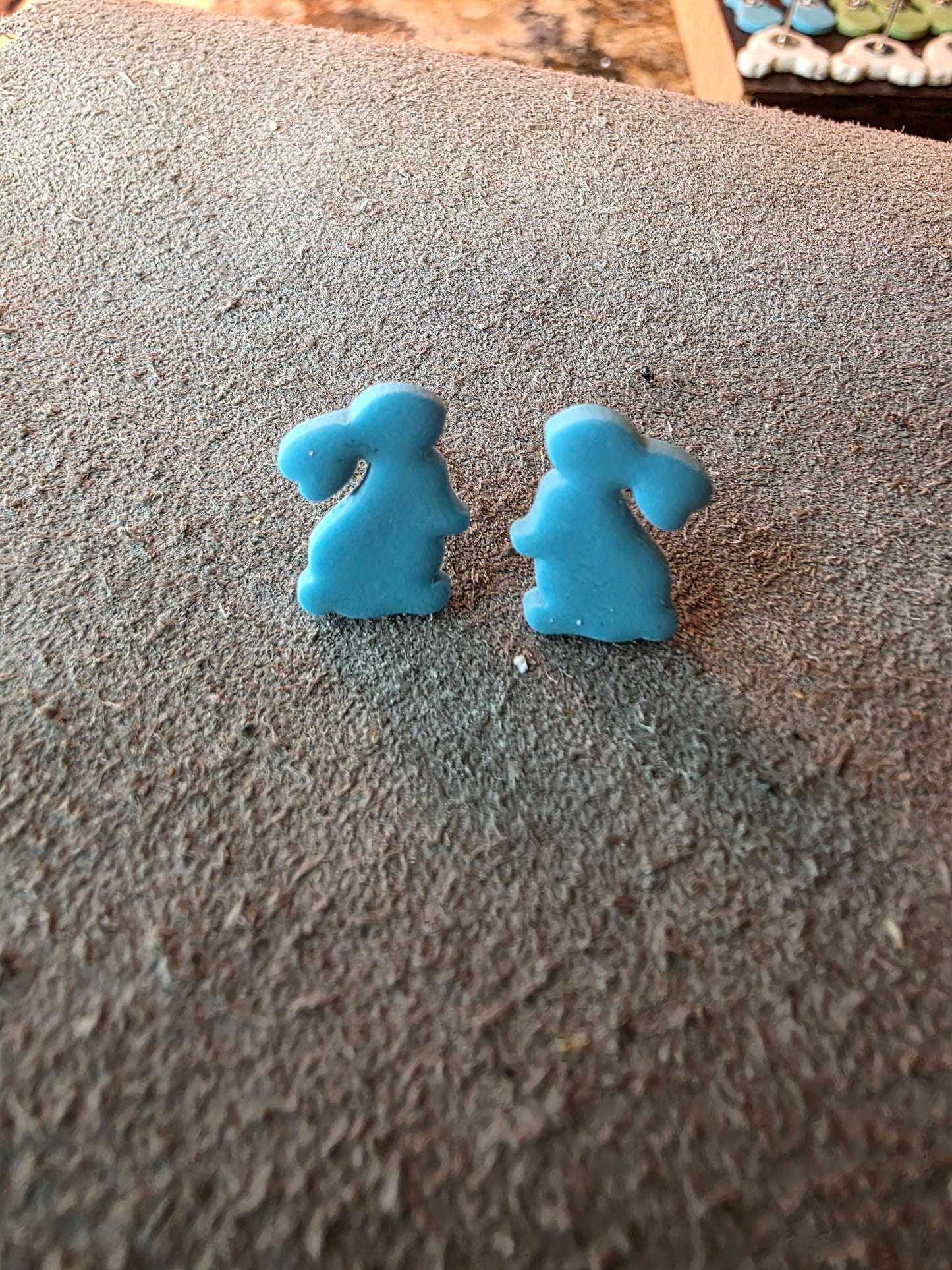 The Silhouette Bunny stud