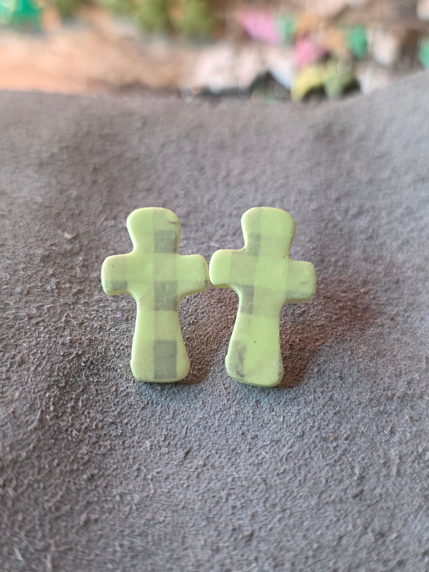 Cross Stud