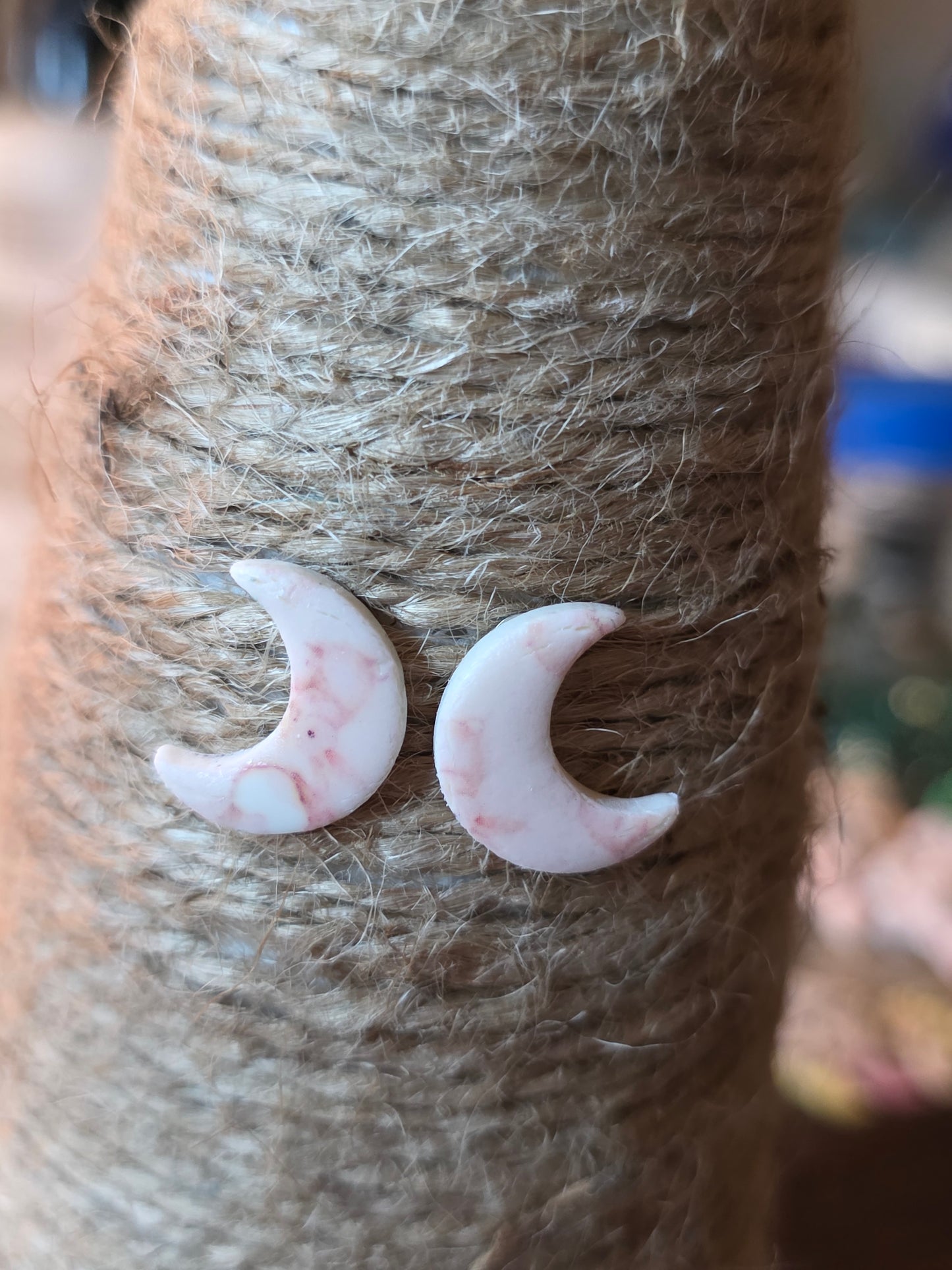 Crescent stud