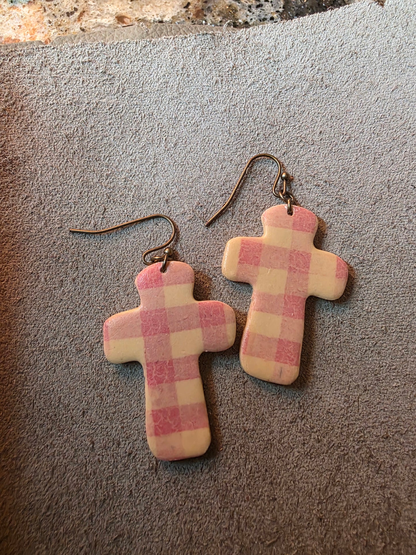 Cross dangle